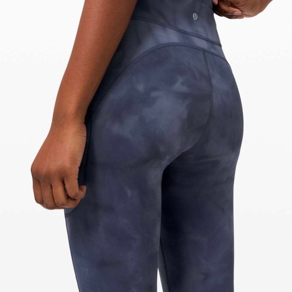 Lululemon pant 6 - Picture 2 of 2